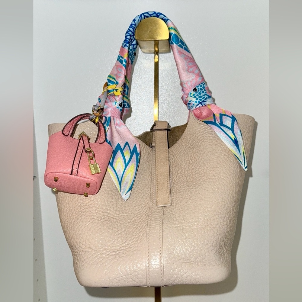 ~ SOLD ~Vintage Hermes Clemence Leather Picotin 18